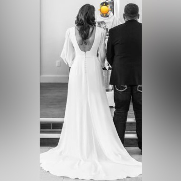 All Who Wander Siena Wedding Dress - Picture 3 of 9